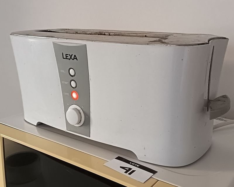 Tostadora eléctrica marca Lexa - Funciona