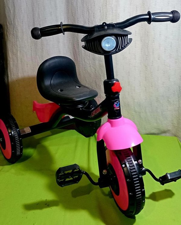 Triciclo Infantil de Caño con Luces y Canasto Rosa