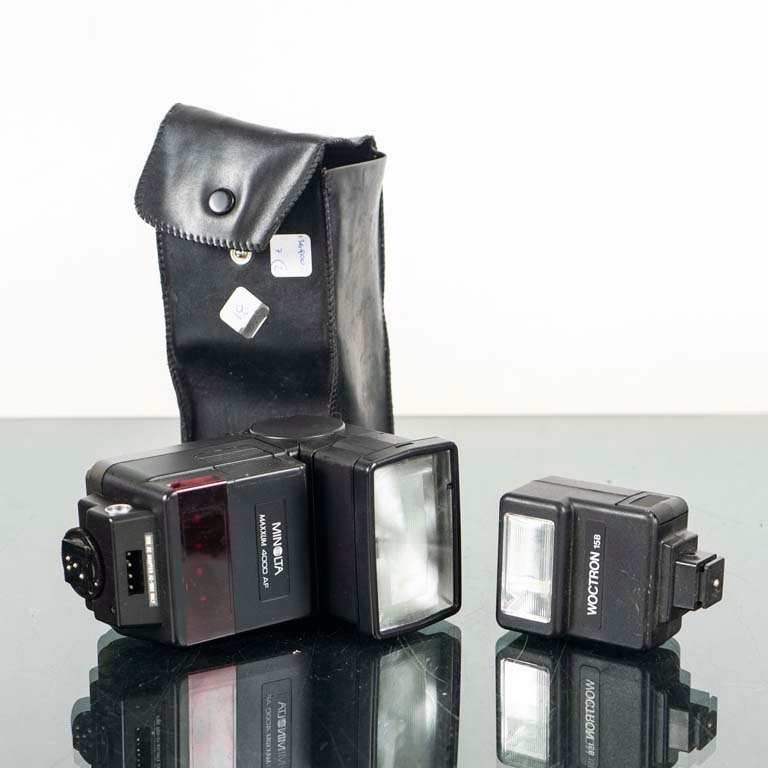 Lote anterior: Lámparas de flash Minolta y Woctron