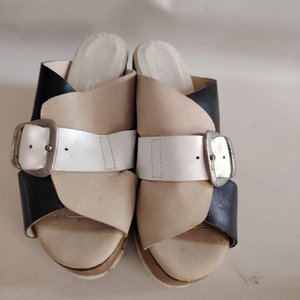 Sandalias de Plataforma Combinadas Negro, Beige y Blanco con Hebilla - Talle 36 - imagen 2