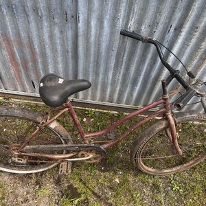 Lote siguiente: Bicicleta Clásica de Mujer Color Bordo