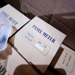 Lote de 38 Amperímetros de Panel Varios Modelos y Rangos - imagen 2
