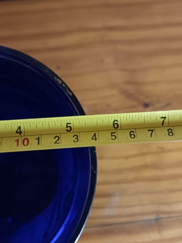 Jarrón de cristal azul cobalto con detalles dorados - imagen 8