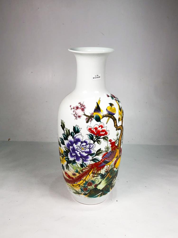 Florero de Porcelana Blanca con Diseño Floral y Pájaros, 48 cm