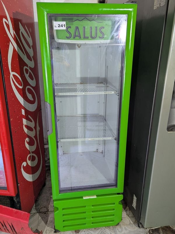 Lote siguiente: Heladera para botellas de Salus en buen estado