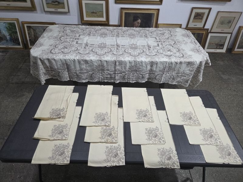 Mantel Mayorca Bordado con 12 Servilletas - imagen 2