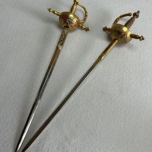Lote siguiente: Dos Abrecartas Estilo Espada Antigua, Toledo
