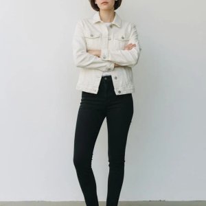 Campera de Jean Blanca Rota Mujer Talle L - imagen 2