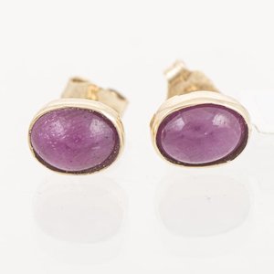 Par de Tornillos de Oro 18k con Rubíes Cabuchón - imagen 1