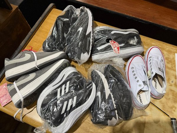 Lote de Zapatillas Deportivas Varias Marcas y Modelos