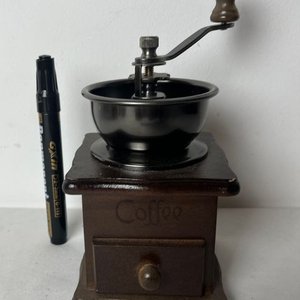 Molinillo de Café Manual de Madera con Cajón - imagen 2
