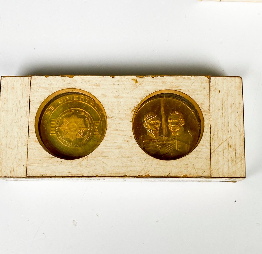 Monedas de bronce sesquicentenario de los hechos históricos 1725 - imagen 2