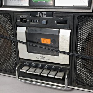 Radio Grabador JVC Biphonic Estéreo con Doble Casetera y Parlantes Integrados - imagen 2