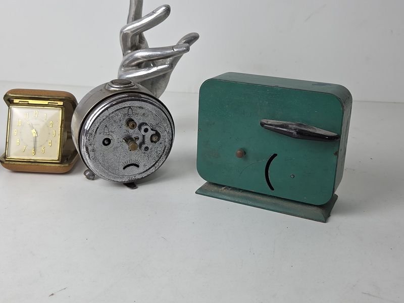 Lotes de Relojes Antiguos y Esculturas de Metal - imagen 10