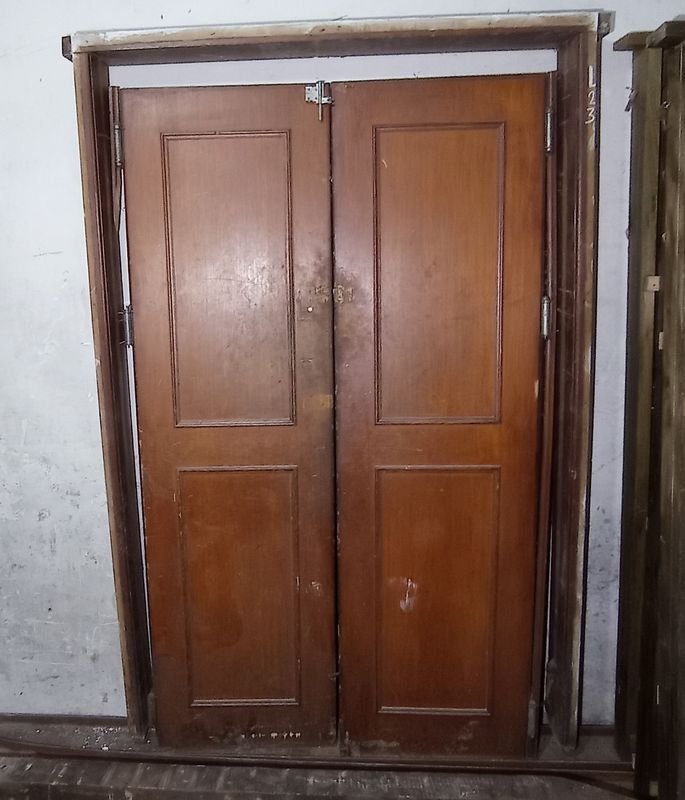 Puertas de contrachapado de cedro, doble hoja con marco - imagen 1