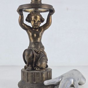 Lote anterior: Lámpara de Bronce con Figura de Niño