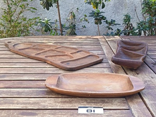 Dos Bandejas de Copetín - Una Fuentes de Madera de Diferentes Formas y Tamaños