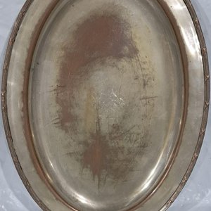 Lote anterior: Fuente Ovalada Antigua de Cobre y Platina Sellada