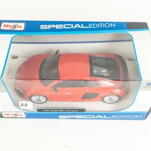 Auto Audi R8 V10 plus escala 1/24 colección Maisto, en su caja original - imagen 2