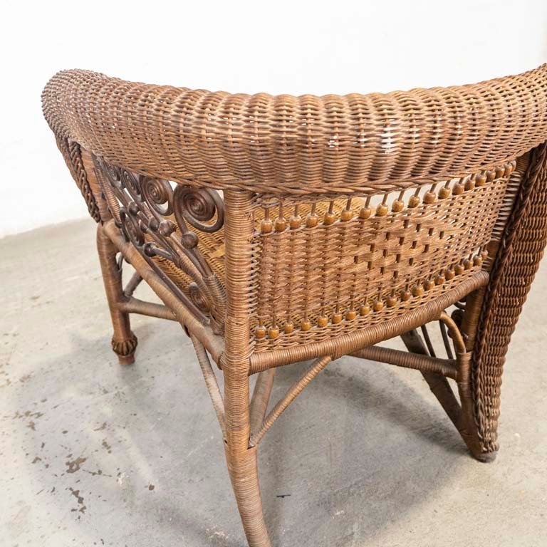 Sillón de ratán con diseño antiguo y detalles en las fibras - imagen 3