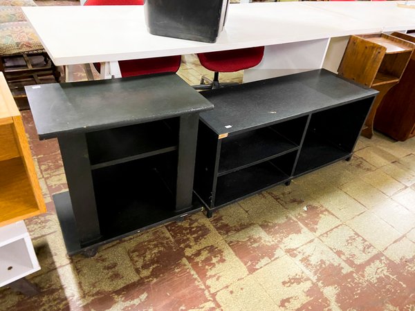 Mueble de Melamina Negro con Estantes y Ruedas