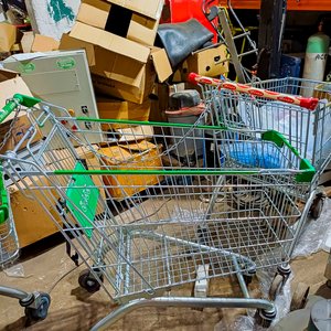 Lote siguiente: Carro grande supermercado verde