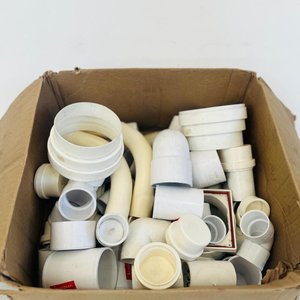 Lote siguiente: Lote de 50 Artículos de Sanitaria de PVC Blanco