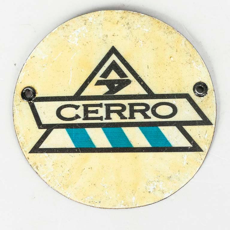 Lote siguiente: Escudo de Cerro de chapa litografiada