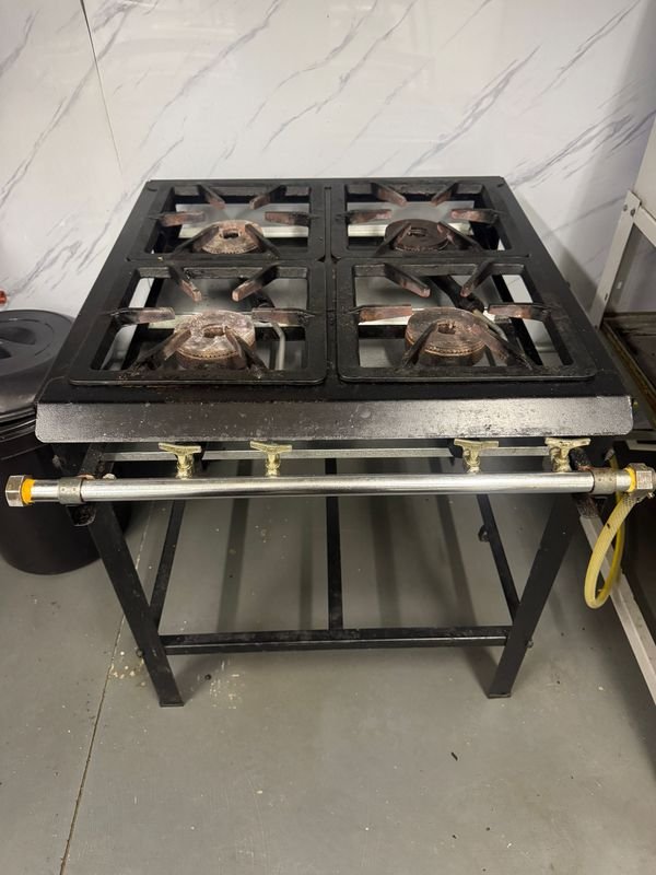 Fogón Industrial PROGAS con Cuatro Quemadores - imagen 1