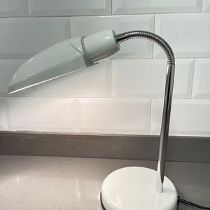 Lote anterior: Lámpara de Escritorio Moderna Blanca con Brazo Flexible