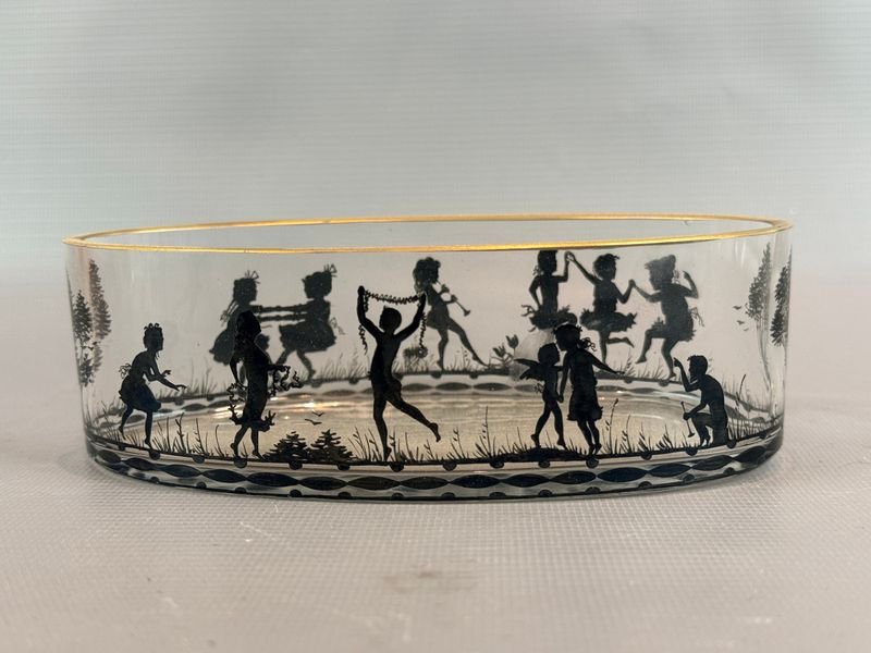 Jarinera Art Decó con Siluetas de Niños Bailando - 16 cm