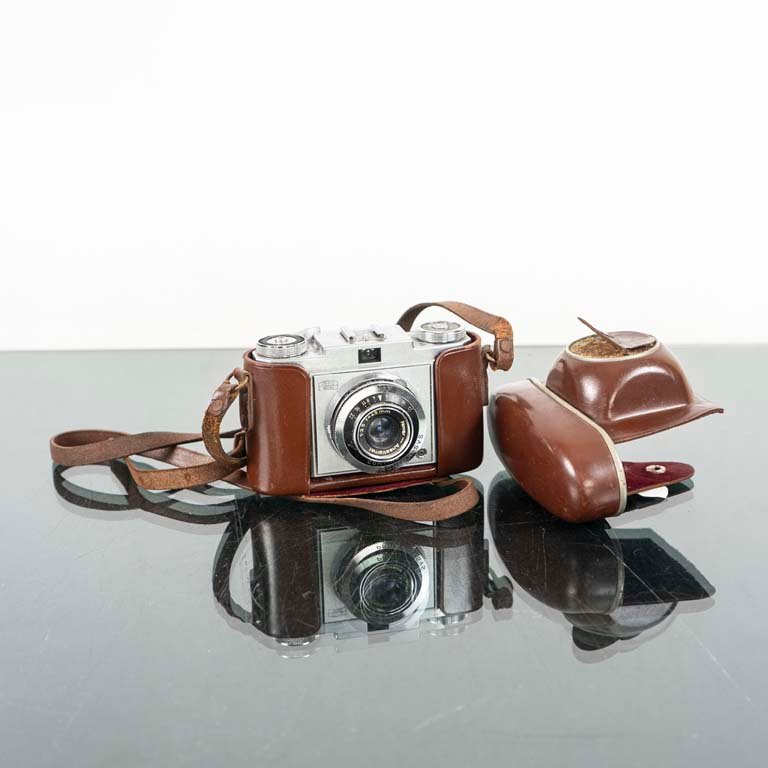 Cámara Zeiss Ikon Contina con estuche - Equipos electrónicos - imagen 1