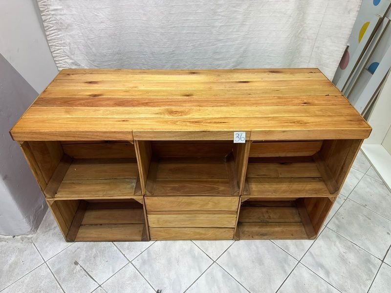 Mostrador Rústico de Madera con Cajones