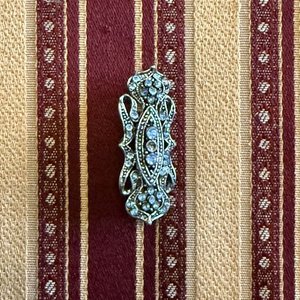Lote Surtido de Collares, Aretes, Broches y Anillos con Caja - imagen 6