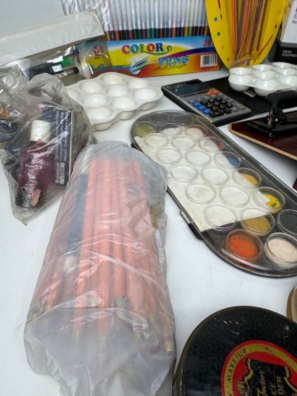 Gran lote de papelería, nuevos y algunos usados - imagen 15