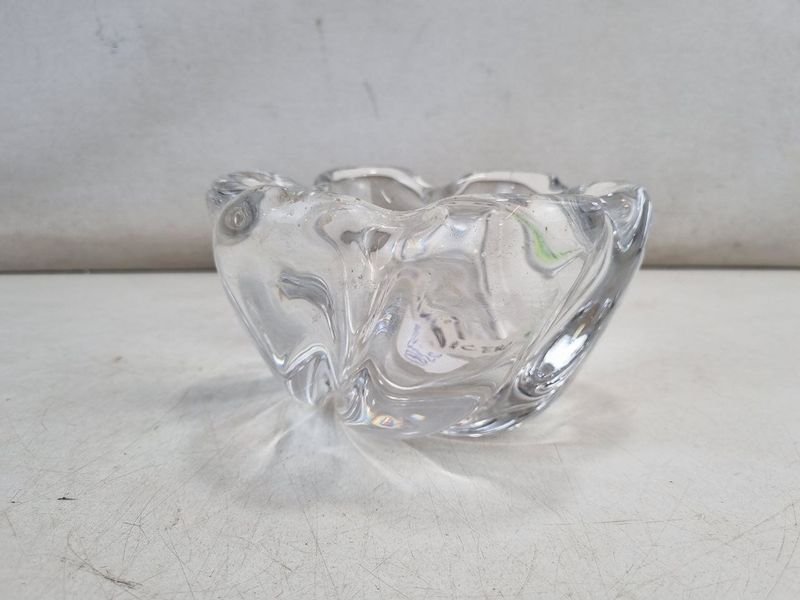 Elegante Cenicero de Cristal Macizo Estilo Murano Diseño Ondulado