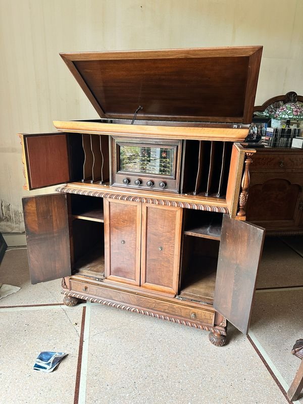 Gran Mueble Combinado con Radio y Toca Disco - imagen 3
