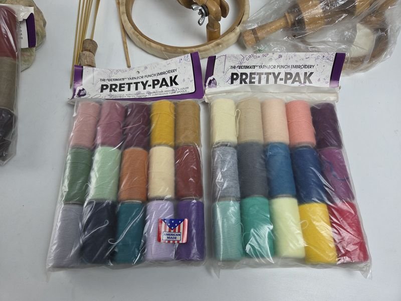 Gran lote de accesorios para costura y tejido - imagen 2