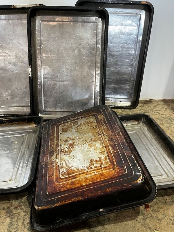 Platos de cocina metálicos en buen estado - imagen 3