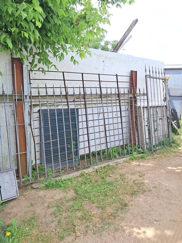 Item 883014 - Image 1