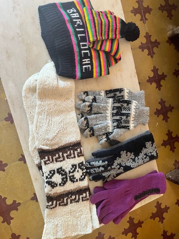 BUFANDAS, GORRAS, MEDIAS Y OTROS DE LANA - imagen 4