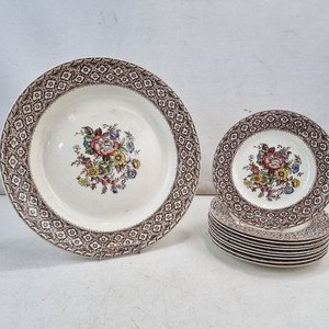 Lote anterior: Juego de 11 Piezas de Loza Inglesa "Harvard Empire" con Flores