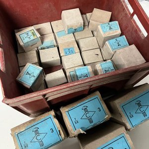 Cajas de Tornillos de Diversas Medidas - Industria Uruguaya - imagen 5