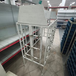 Exhibidor Metálico Blanco para Rollos de Cables o Piolas - imagen 3