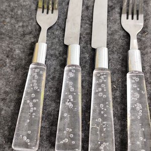 Set de 6 Cubiertos con Mangos de Acrílico Transparente con Burbujas - imagen 3