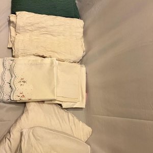 Lote Mixto de Almohadas y Cubrecamas Vintage - imagen 2