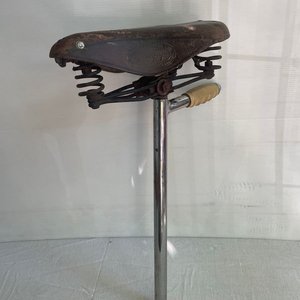 Asiento de Bicicleta Vintage Cuero Marrón "Puppy" Made in Occupied Japan - imagen 10