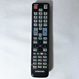 Televisor Samsung LCD 40" con Control Remoto - imagen 3