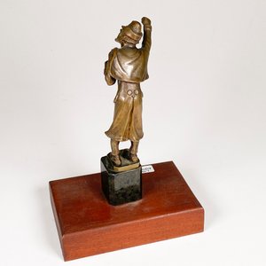 Figura de Bronce de Personaje con Pedestal - imagen 5