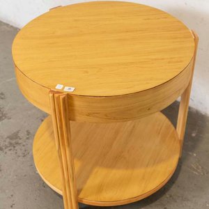 Mesa de Sala Circular con Estante y Detalles en Lustre - imagen 2